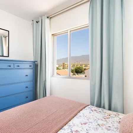 Διαμέρισμα Spacious 3-bedroom With Pool & Balcony - Steps From Puerto Colon, & Local Attractions Costa Adeje (Tenerife)