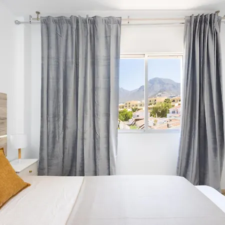 Spacious 3-bedroom With Pool&balcony - Steps From Puerto Colón, Beach&all Local Attractions *