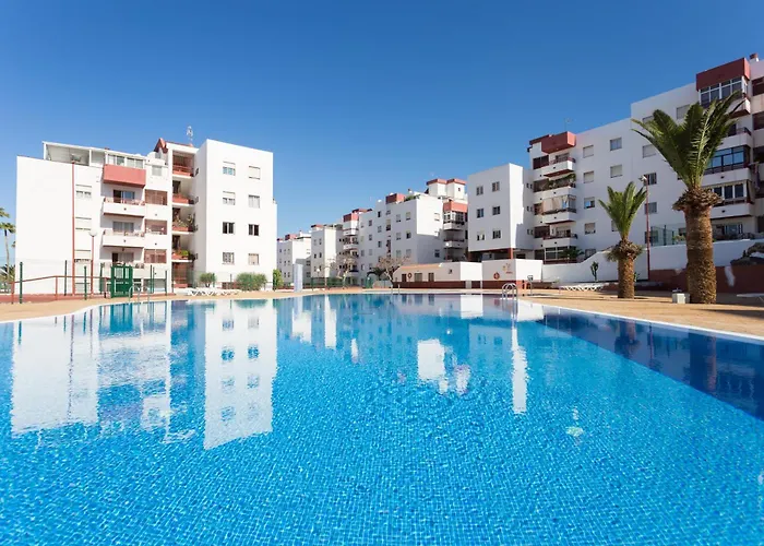 Spacious 3-bedroom With Pool & Balcony - Steps From Puerto Colon, & Local Attractions *